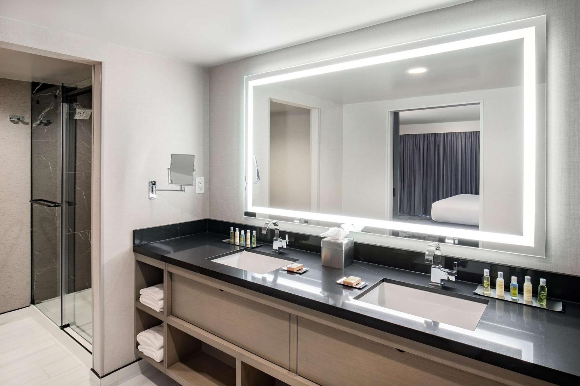 Doubletree By Hilton Washington Dc North/Гейтерсберг Экстерьер фото